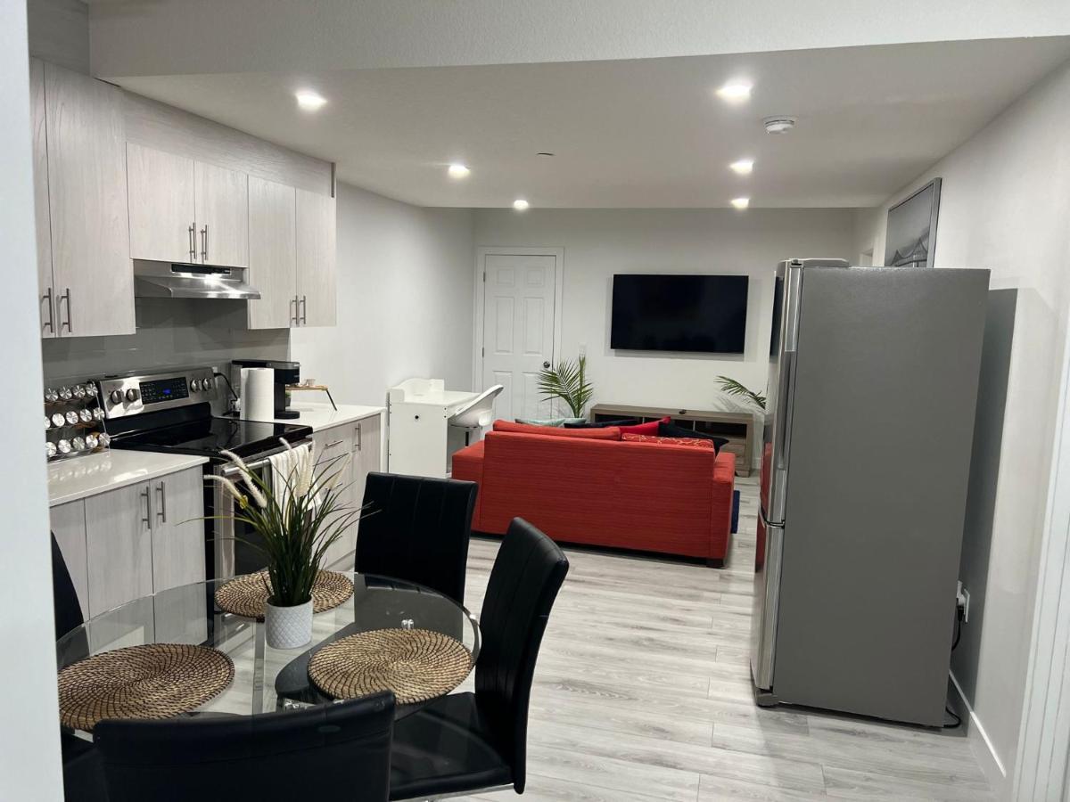 Beautiful 2 Bedroom Home Away From Home Calgary Exterior photo