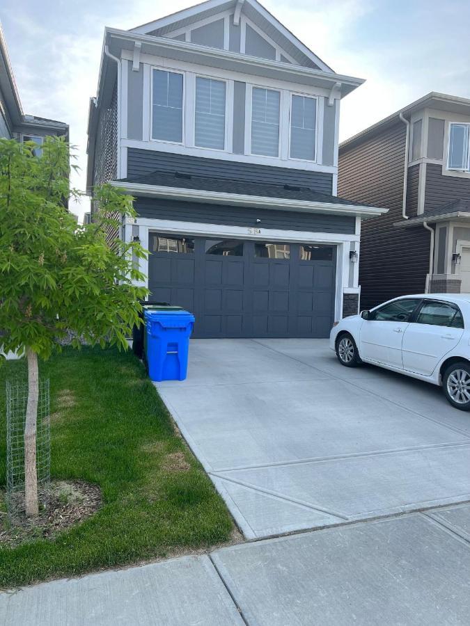 Beautiful 2 Bedroom Home Away From Home Calgary Exterior photo