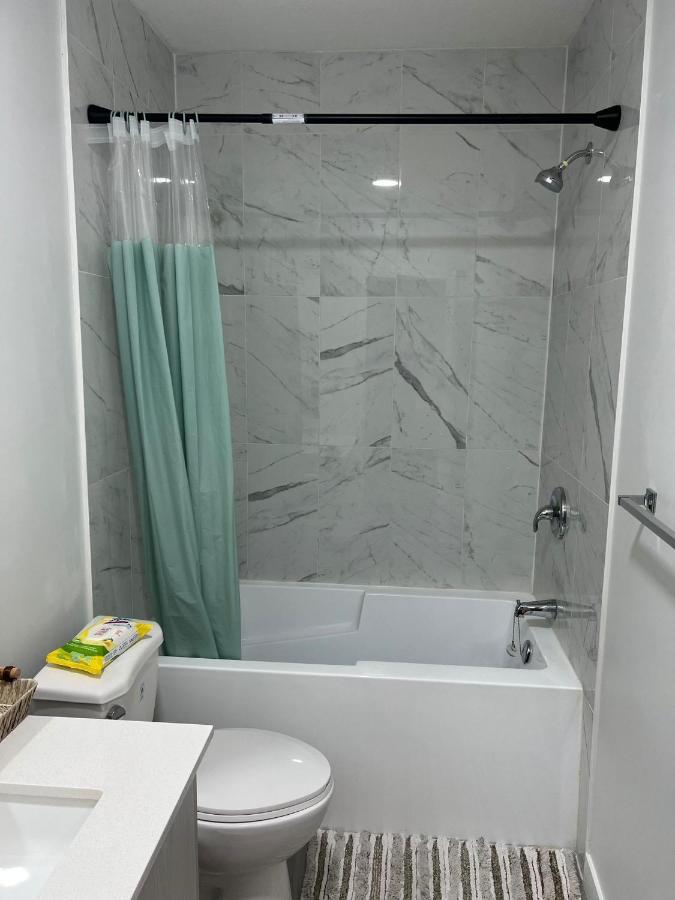 Beautiful 2 Bedroom Home Away From Home Calgary Exterior photo